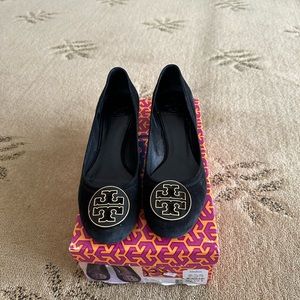 Tory Burch Amy Pump - Suede